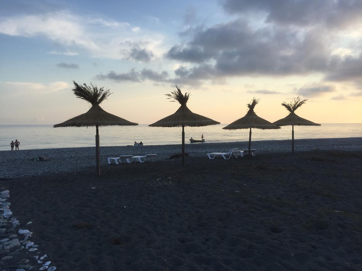 Al Mare Hotel Pizunda Exterior photo